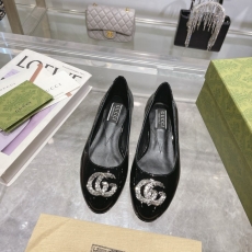 Gucci Flat Shoes